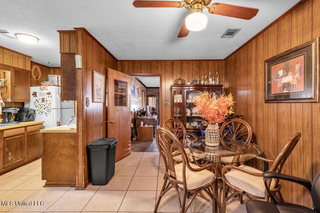 1525 S 31st Avenue, Gulfport, MS 39501