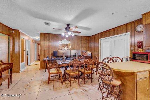 1525 S 31st Avenue, Gulfport, MS 39501