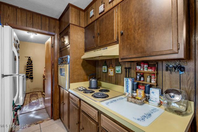 1525 S 31st Avenue, Gulfport, MS 39501