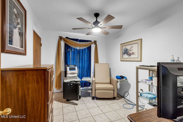 1525 S 31st Avenue, Gulfport, MS 39501