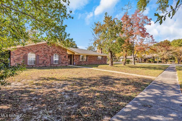 1525 S 31st Avenue, Gulfport, MS 39501