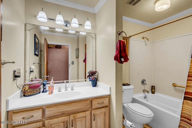 1525 S 31st Avenue, Gulfport, MS 39501