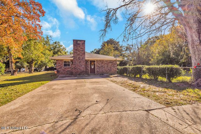 1525 S 31st Avenue, Gulfport, MS 39501