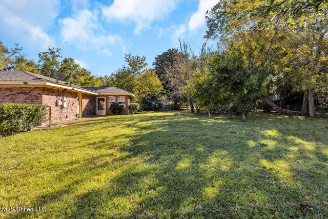 1525 S 31st Avenue, Gulfport, MS 39501