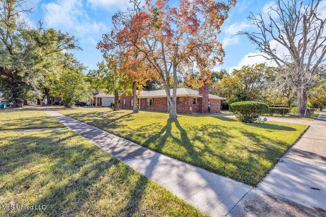 1525 S 31st Avenue, Gulfport, MS 39501