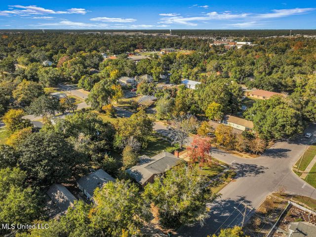 1525 S 31st Avenue, Gulfport, MS 39501