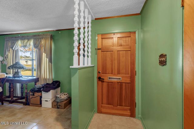 1525 S 31st Avenue, Gulfport, MS 39501