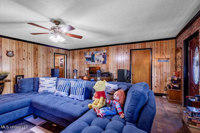 1525 S 31st Avenue, Gulfport, MS 39501