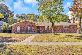 1525 S 31st Avenue, Gulfport, MS 39501