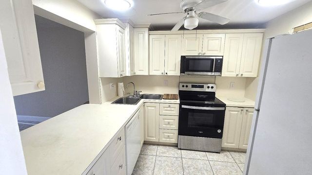 2800 NW 56th Avenue NW C303, Lauderhill, FL 33313