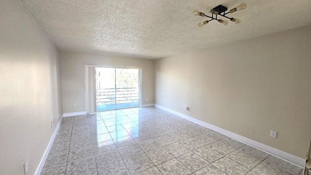 2800 NW 56th Avenue NW C303, Lauderhill, FL 33313