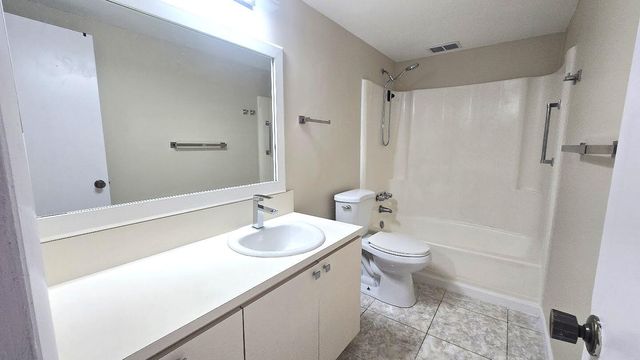 2800 NW 56th Avenue NW C303, Lauderhill, FL 33313