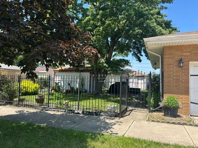 12764 S Ada Street, Calumet Park, IL 60827
