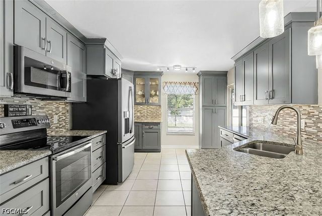 4302 SW 18th PL, Cape Coral, FL 33914