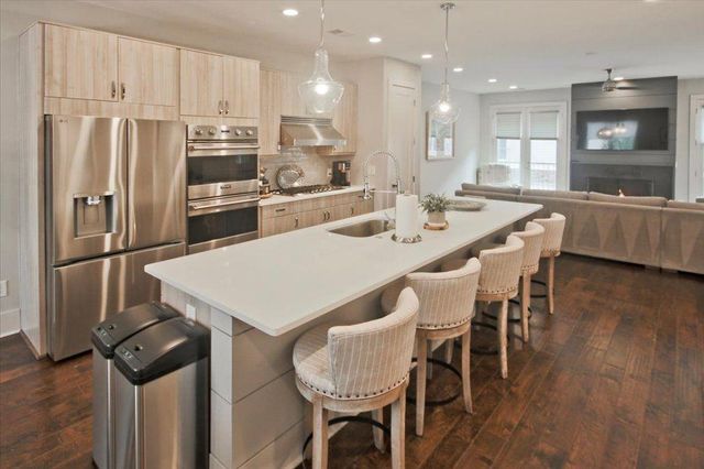 104 Canton Way, Roswell, GA 30075