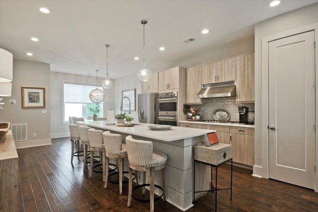 104 Canton Way, Roswell, GA 30075