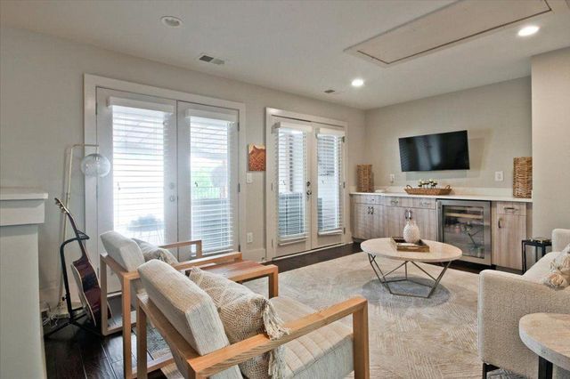 104 Canton Way, Roswell, GA 30075