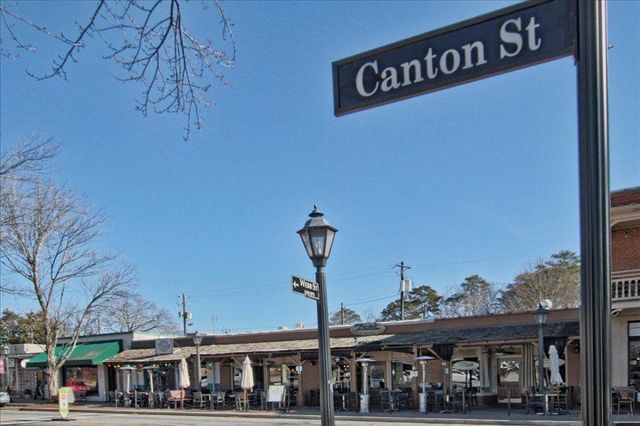 104 Canton Way, Roswell, GA 30075