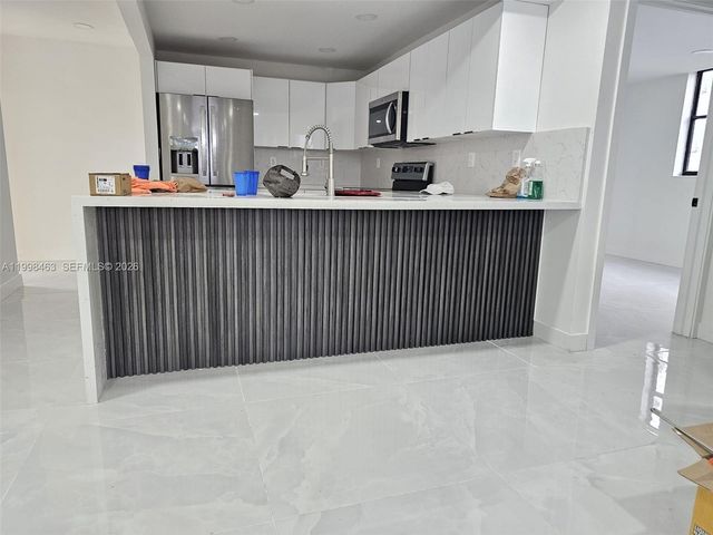 7125 Bay Dr 506, Miami Beach, FL 33141