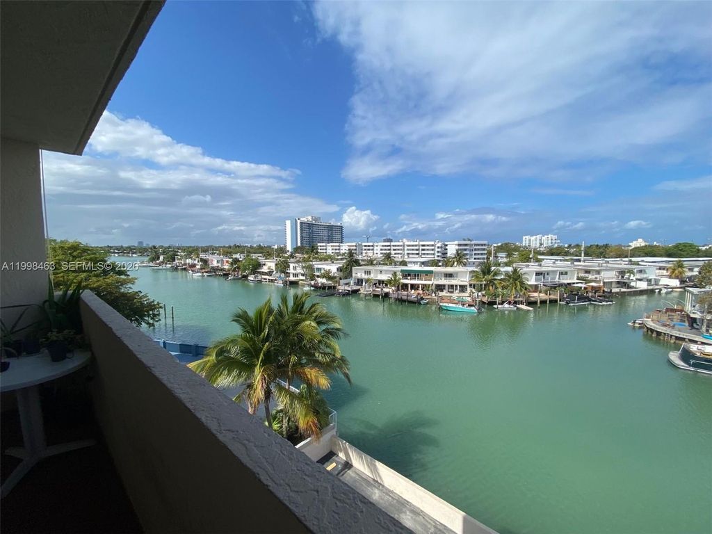 7125 Bay Dr 506, Miami Beach, FL 33141