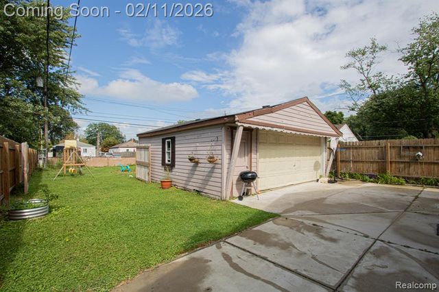 23537 Deziel Street, Saint Clair Shores, MI 48082