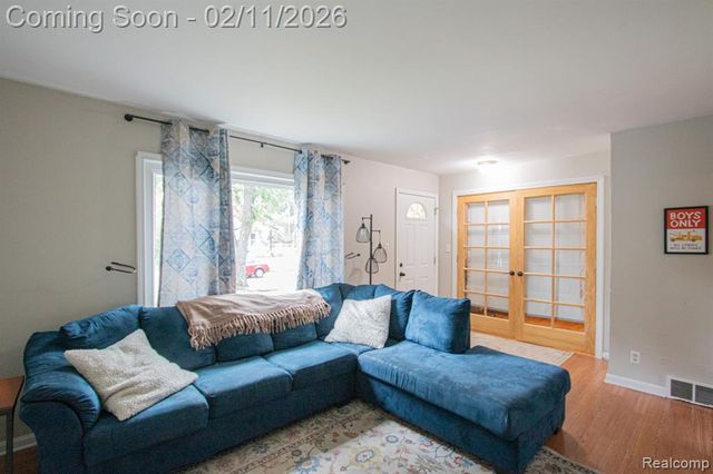 23537 Deziel Street, Saint Clair Shores, MI 48082