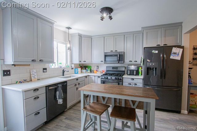 23537 Deziel Street, Saint Clair Shores, MI 48082