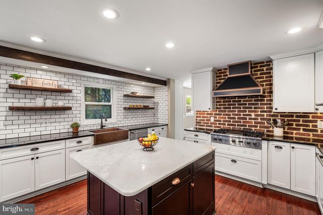 4 QUEENS CT, Landenberg, PA 19350
