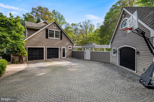 4 QUEENS CT, Landenberg, PA 19350