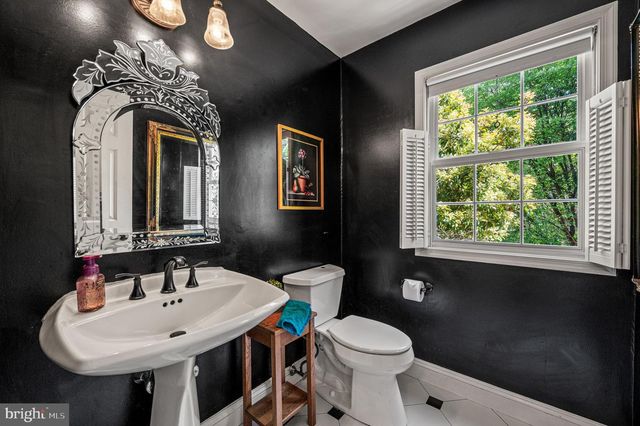 4 QUEENS CT, Landenberg, PA 19350