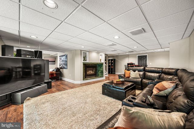 4 QUEENS CT, Landenberg, PA 19350