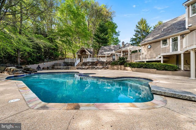 4 QUEENS CT, Landenberg, PA 19350