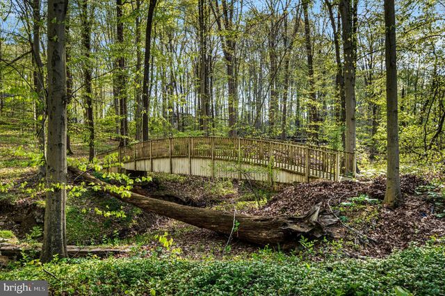4 QUEENS CT, Landenberg, PA 19350