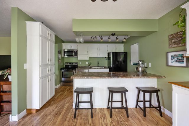 6 Twin Oaks Terrace, South Burlington, VT 05403