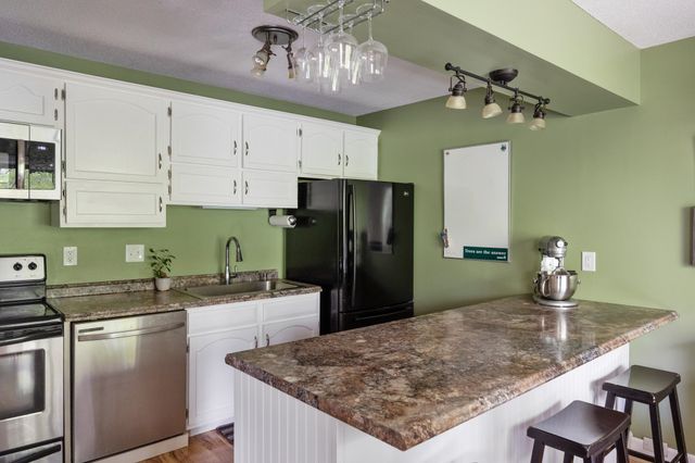 6 Twin Oaks Terrace, South Burlington, VT 05403