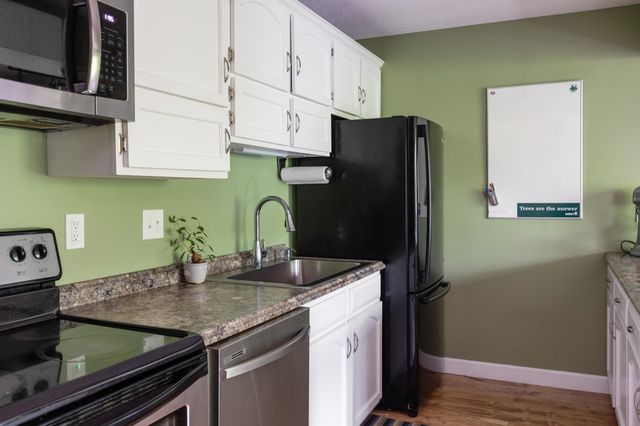 6 Twin Oaks Terrace, South Burlington, VT 05403