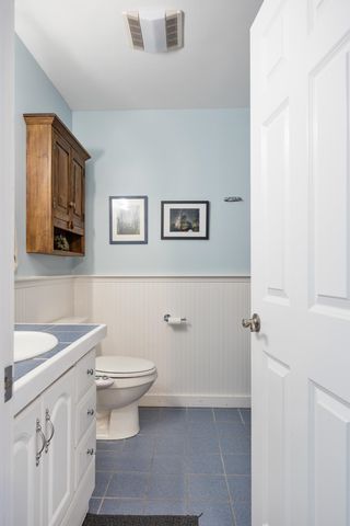 6 Twin Oaks Terrace, South Burlington, VT 05403