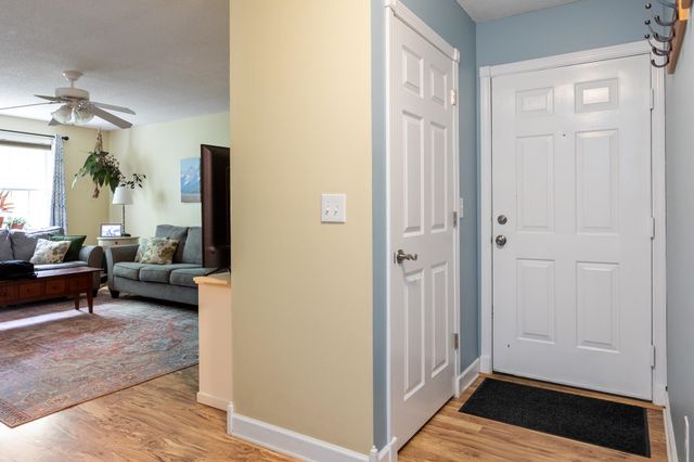 6 Twin Oaks Terrace, South Burlington, VT 05403