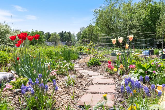 6 Twin Oaks Terrace, South Burlington, VT 05403
