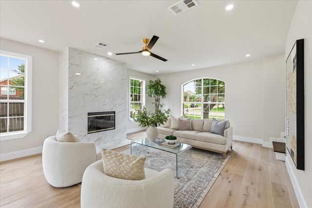 1400 Hudspeth Drive, Carrollton, TX 75010