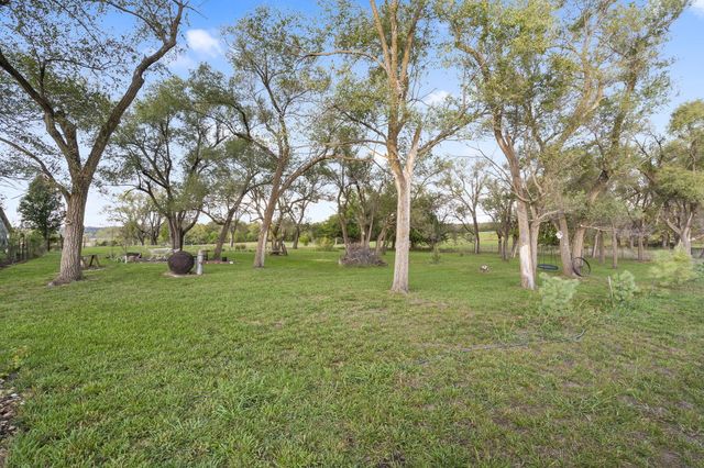 4743 S 190th Road, Halfway, MO 65663