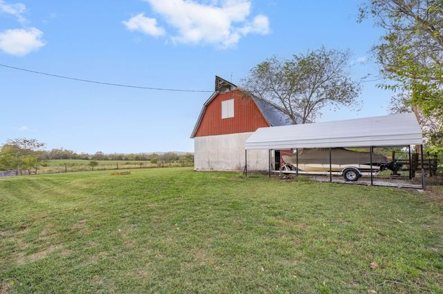 4743 S 190th Road, Halfway, MO 65663