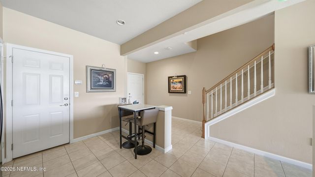 6910 ROUNDLEAF Drive, Jacksonville, FL 32258