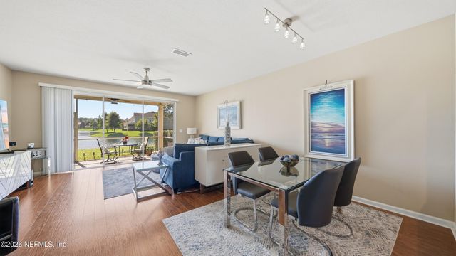 6910 ROUNDLEAF Drive, Jacksonville, FL 32258