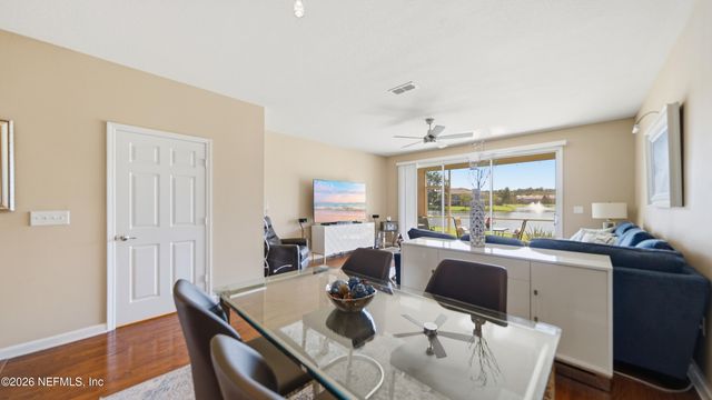 6910 ROUNDLEAF Drive, Jacksonville, FL 32258