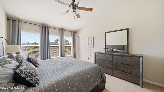 6910 ROUNDLEAF Drive, Jacksonville, FL 32258