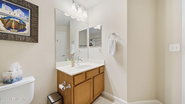 6910 ROUNDLEAF Drive, Jacksonville, FL 32258