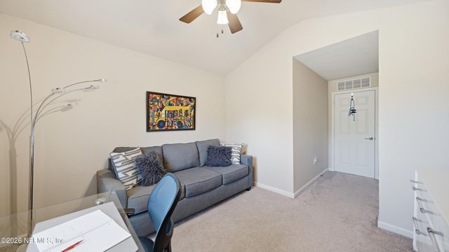 6910 ROUNDLEAF Drive, Jacksonville, FL 32258
