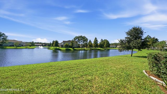 6910 ROUNDLEAF Drive, Jacksonville, FL 32258