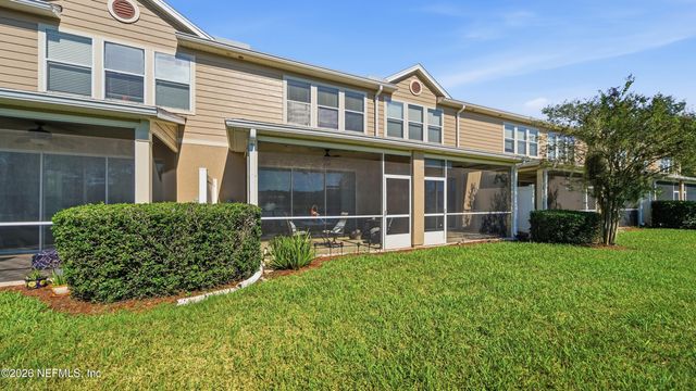 6910 ROUNDLEAF Drive, Jacksonville, FL 32258